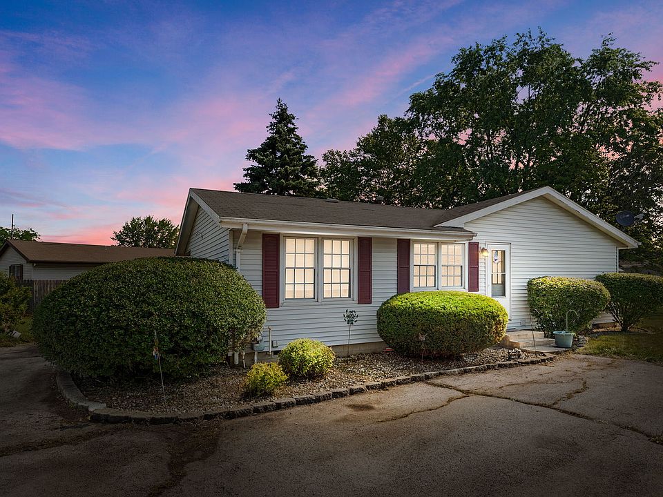1st image of 1238 Peacock Ln