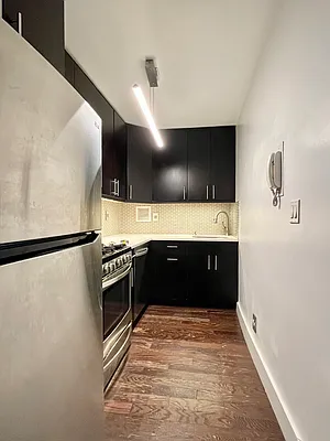 Rented by Douglas Elliman | media 14