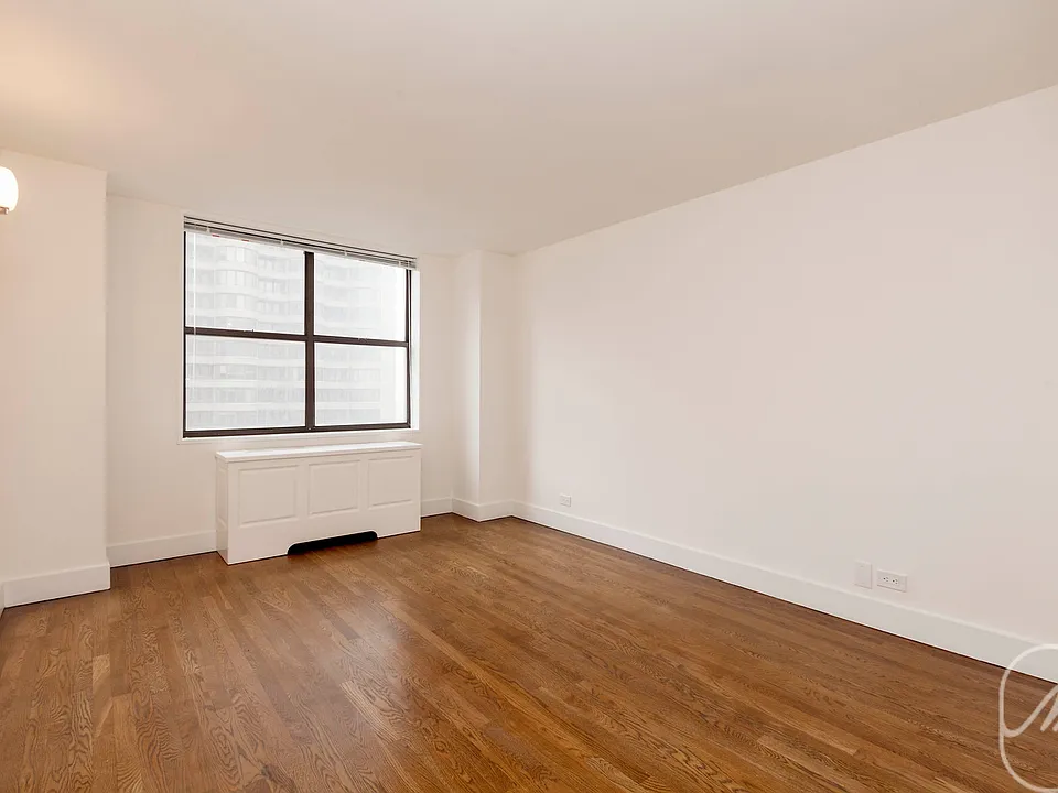 330 E 39th St #5R