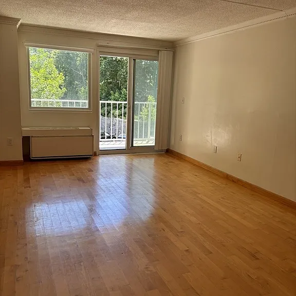200 Cove Way #318 — Photo 6