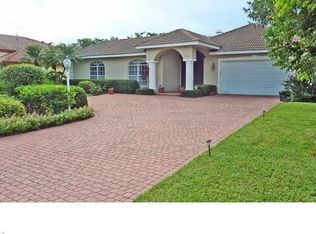 2036 Laguna Way, Naples, FL 34109
