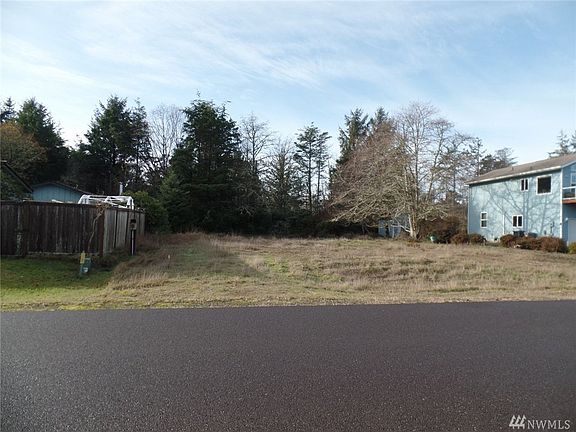 5th image of 663 Chinook Ave SE