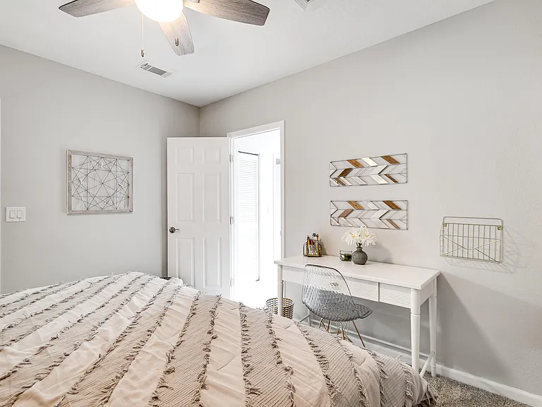 13354 Georgian Ct — Photo 24