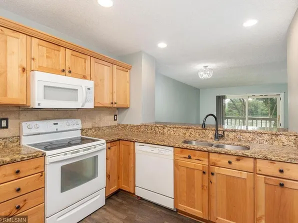 3050 Shields Dr APT 103, Eagan, MN 55121
