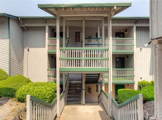 4002 S 158th St APT F, Tukwila, WA 98188
