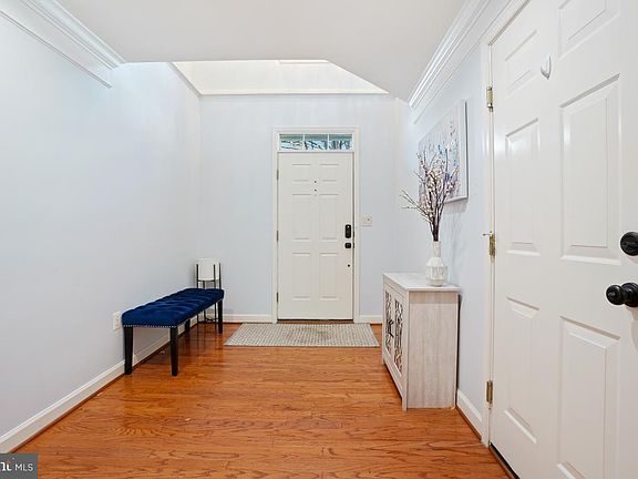 4th image of 4219 Upper Park Dr