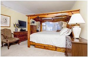 5th image of 159 W 53rd St APT 24H