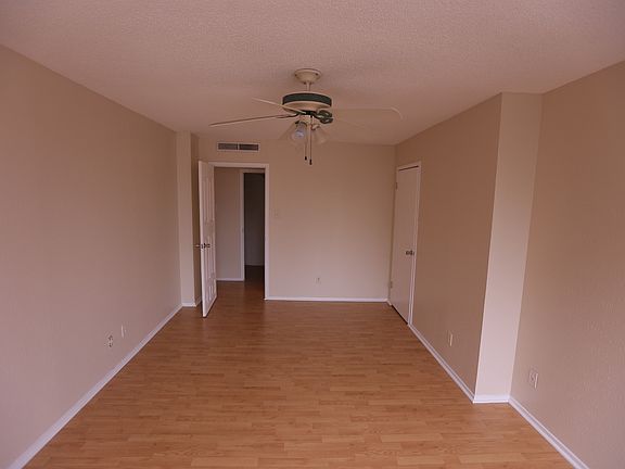 4th image of 1800 Lavaca St APT 209