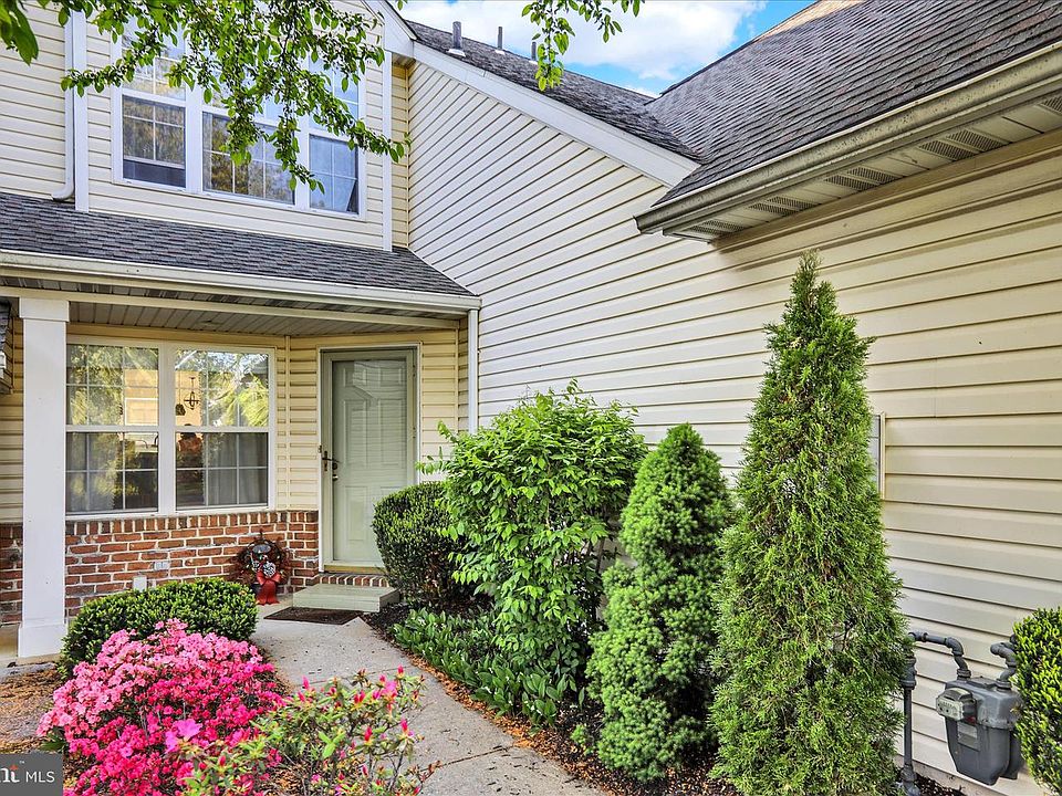 1st image of 133 Hickory Ln