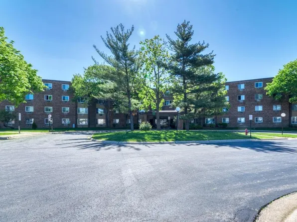 1475 Rebecca Dr APT 418, Hoffman Estates, IL 60169