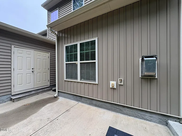 202 Cypress Hill Ln — Photo 30
