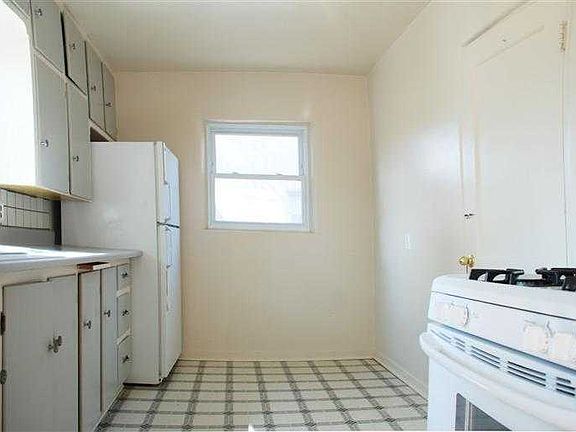 5th image of 409 Cardenas Dr NE