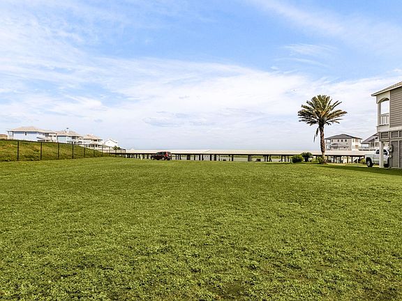 4th image of 21127 W Sunset Bay Dr