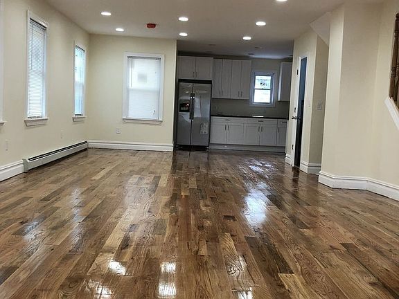 2nd image of 18625 Mangin Ave