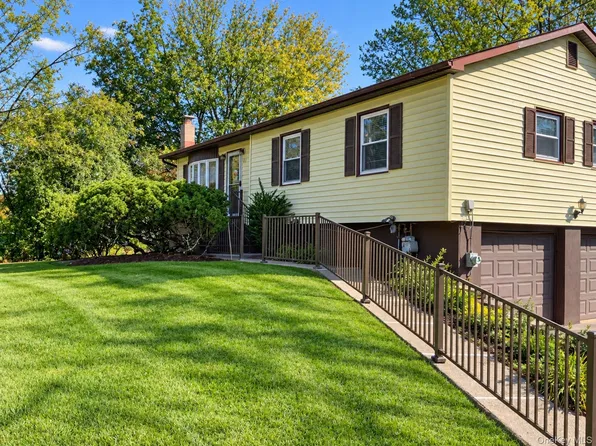 30 Ryerson Road, New Hampton, NY 10958