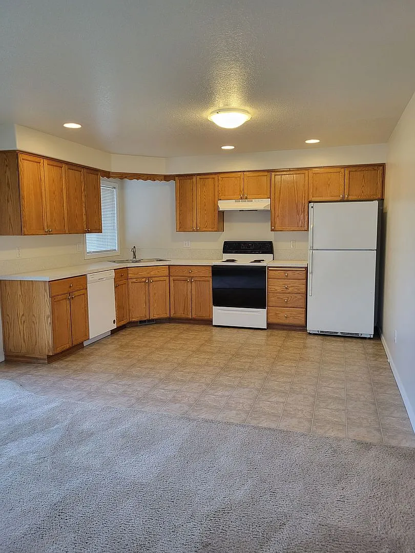 147-Michael Duplex — Photo 2