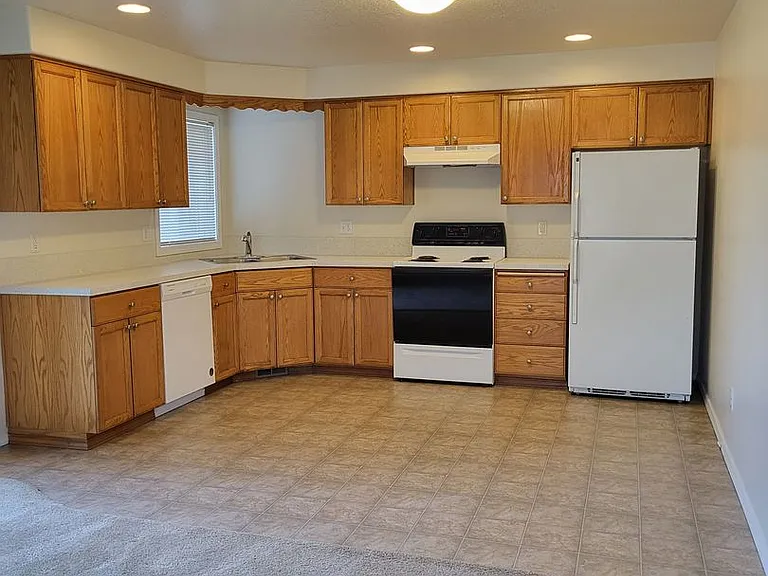 147-Michael Duplex — Photo 2