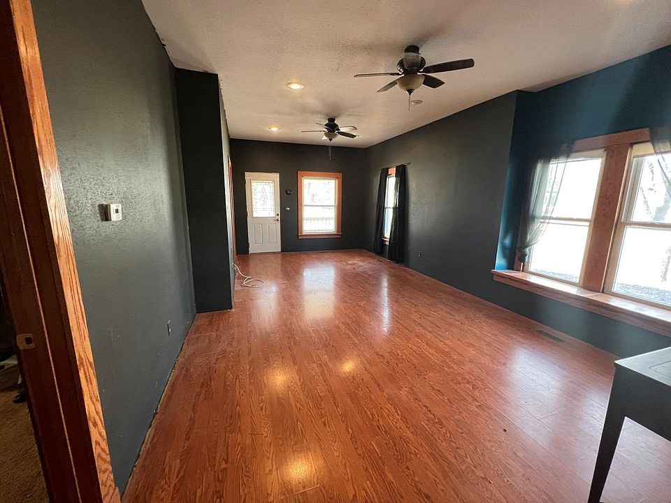 622 N Walnut St, Beloit, KS 67420 Zillow