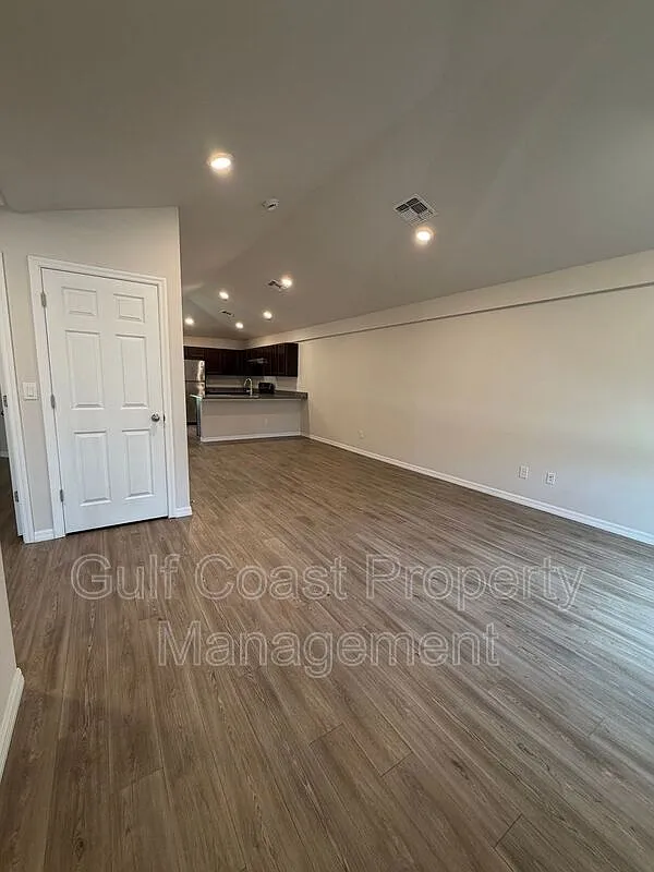 2 bed, 2.0 bath, 1052 sqft, $1,450 — Photo 3