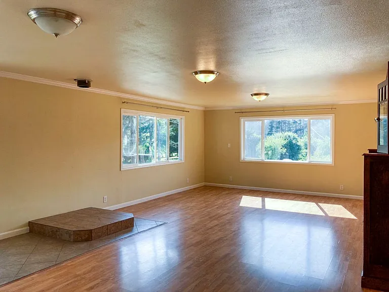 193 Dana Ln — Photo 8
