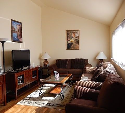 3rd image of 31 Glenda Dr