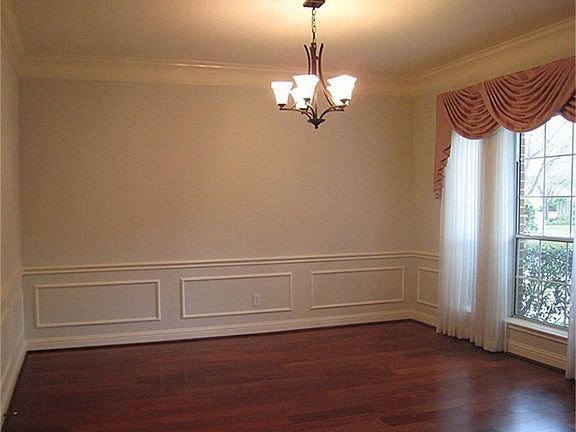 4th image of 17515 Hollyberry Ln