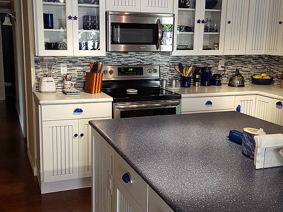 2nd image of 1542 W Glenn Dr