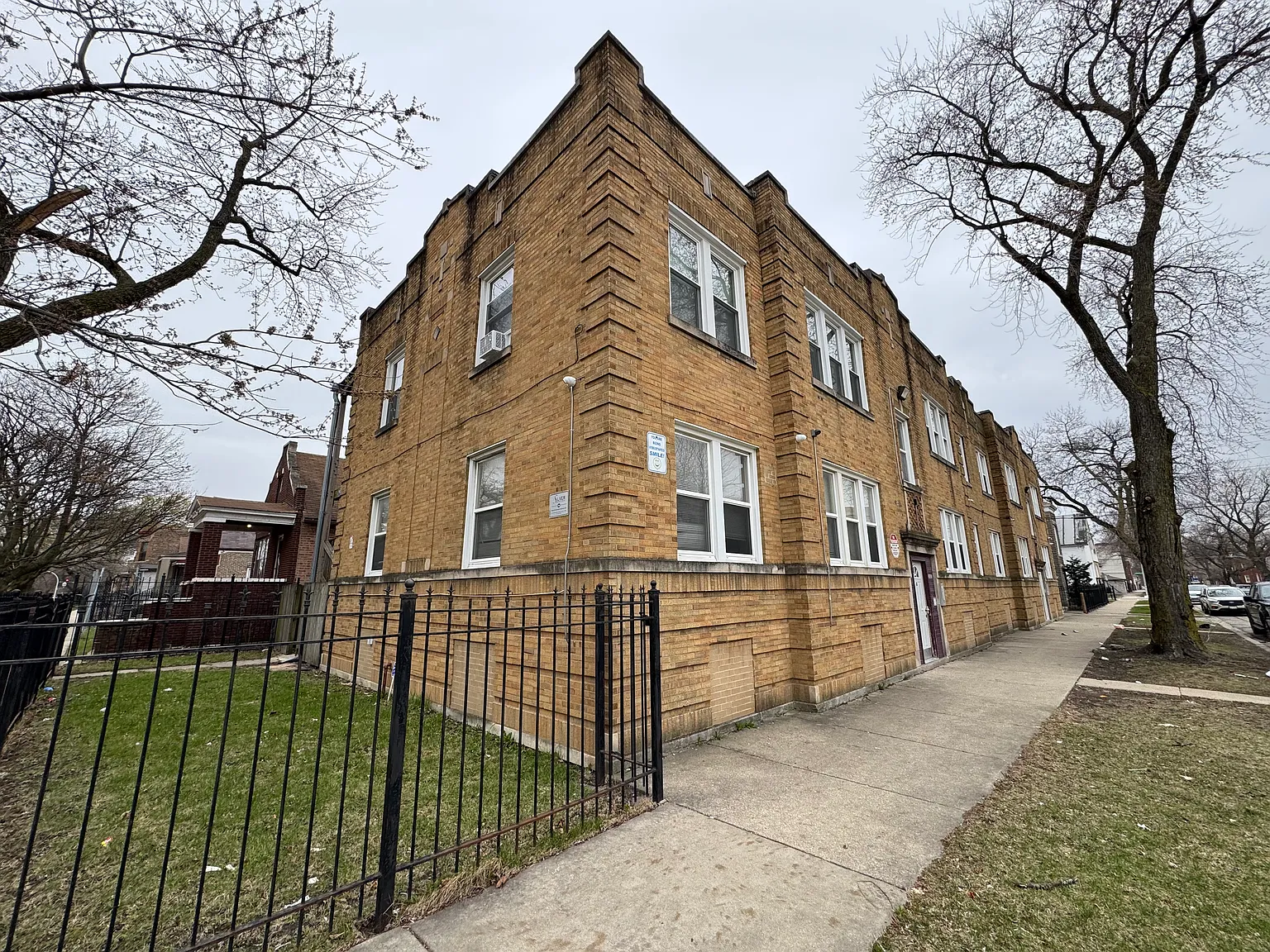 2 bed, 925 sqft, $1,450 — Photo 1