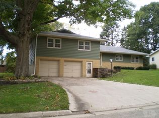 901 1st Ave SE, Hampton, IA 50441