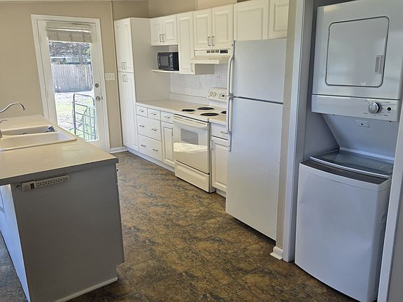 4th image of 1225 Ferryboat Ln