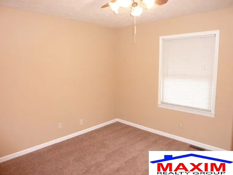 10909 Leavenworth St — Photo 6