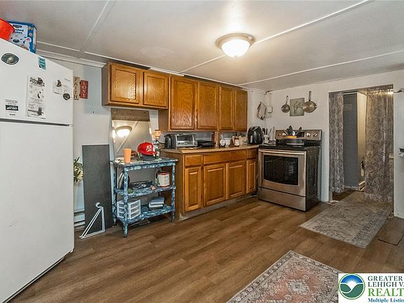 4th image of 44 Jones St