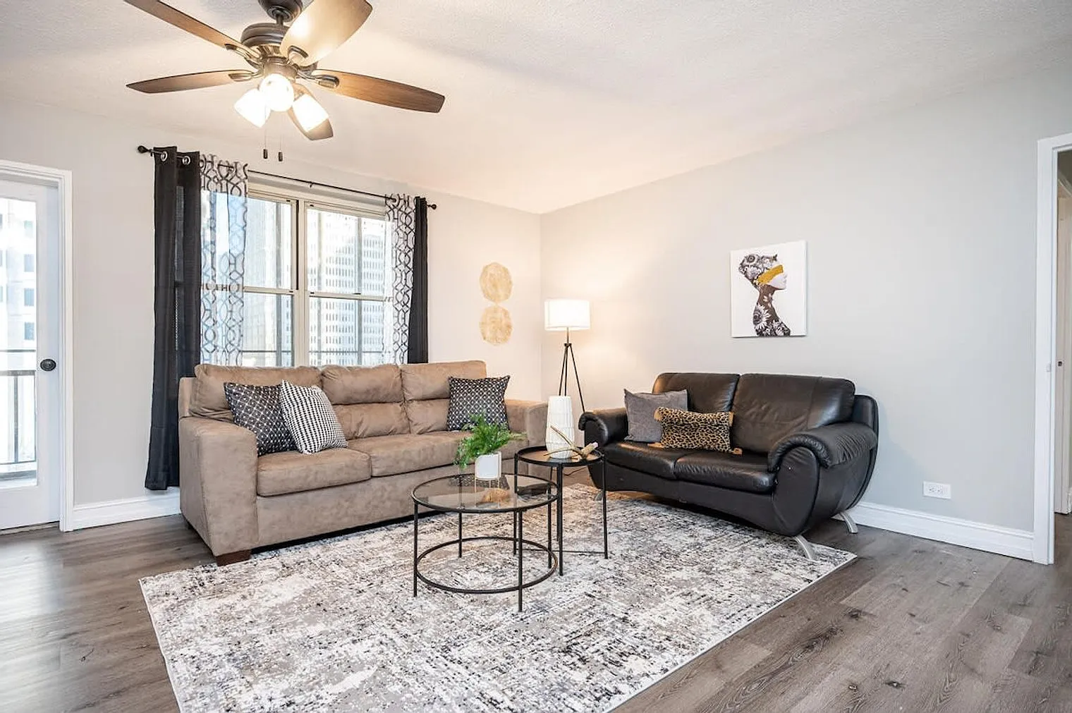 1 bed, 1.0 bath, 592 sqft, $2,661 — Photo 1