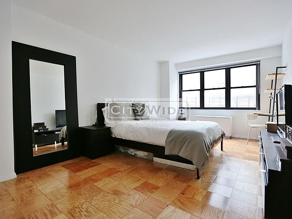 3rd image of 401 E 88th St APT 11E