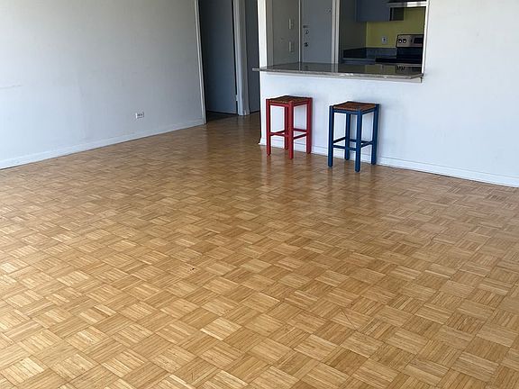 4th image of 1331 Park Ave SW Unit 306