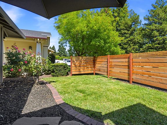 4th image of 1068 San Francisco Way