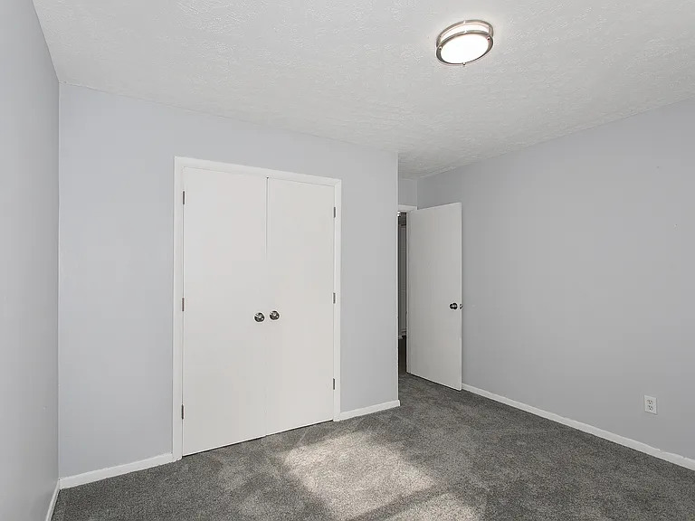 1733 W 24th St #22 — Photo 14