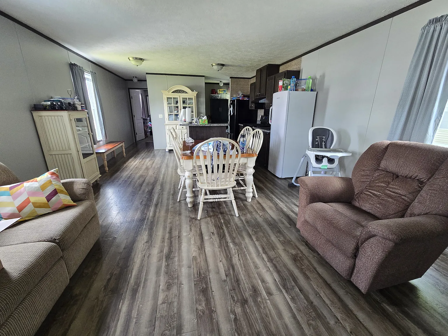 3 bed, 1216 sqft, $1,500 — Photo 2