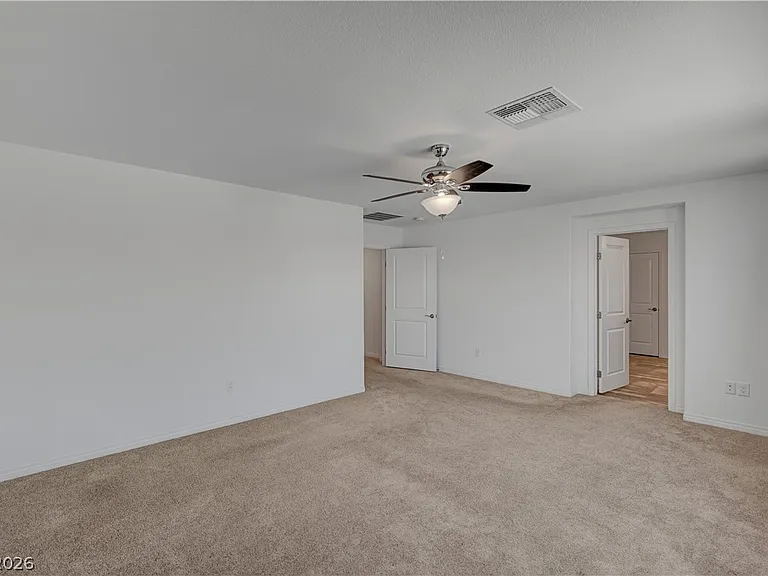 630 Great River Ave — Photo 38