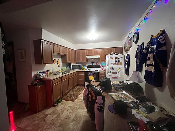 2nd image of 915 Genrich St