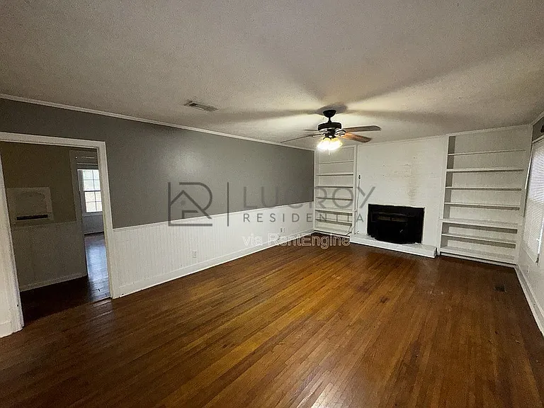 1081 S Church St — Photo 3