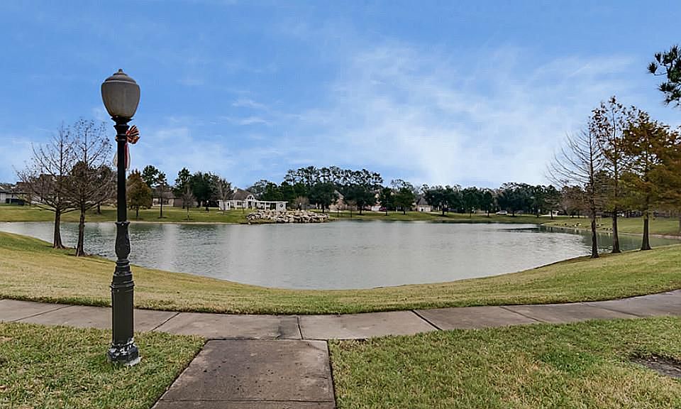 1st image of 806 Victoria Lakes Dr