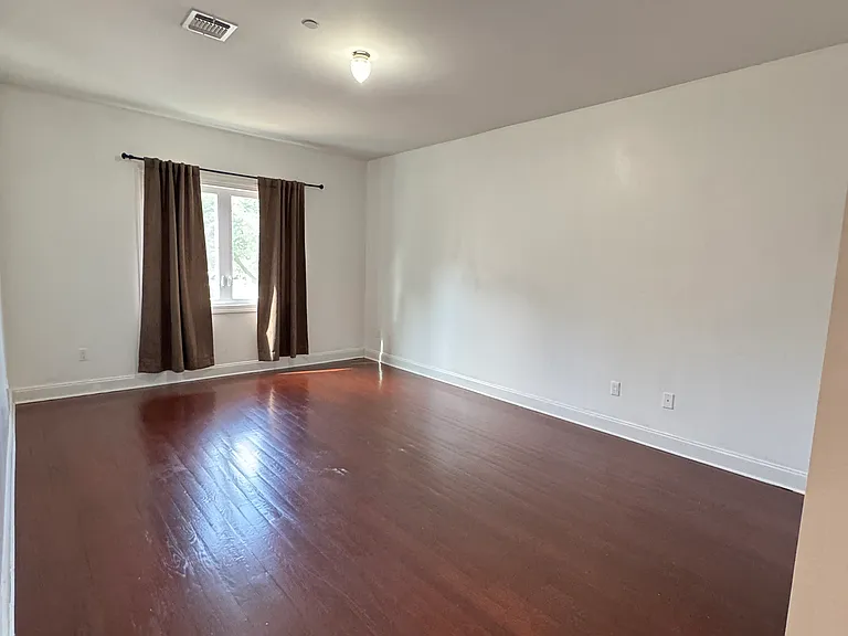 441 Deisius St #1R — Photo 18