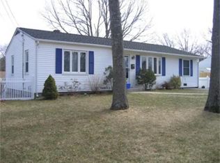 38 Greenbrier Dr, New Bedford, MA 02745