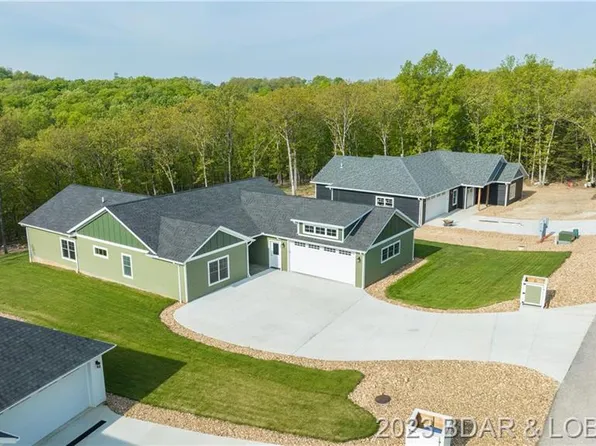 220 Champion Dr, Sunrise Beach, MO 65079