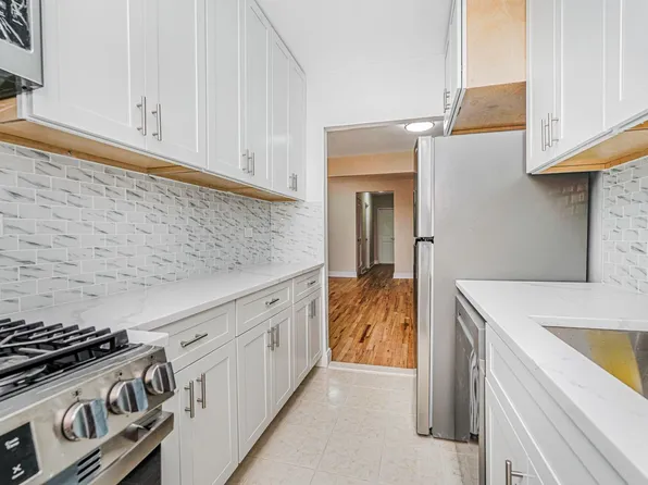 3101 Ocean Parkway image 11 of 28