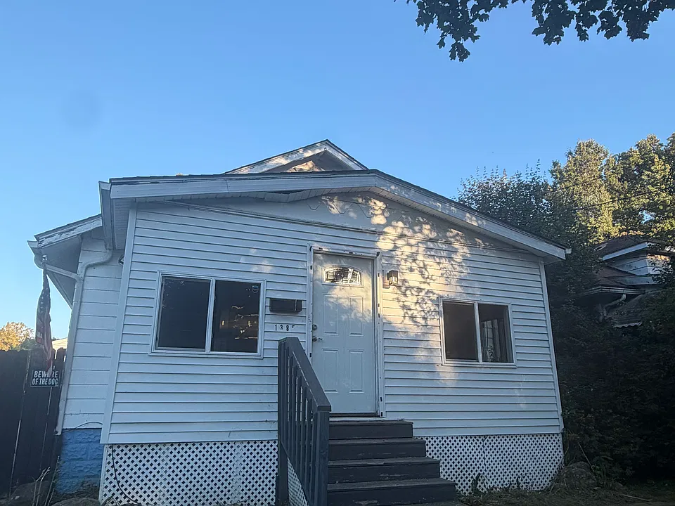 1385 Brandon Ave