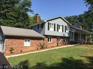 5724 Spring Grove Dr, Solon, OH 44139