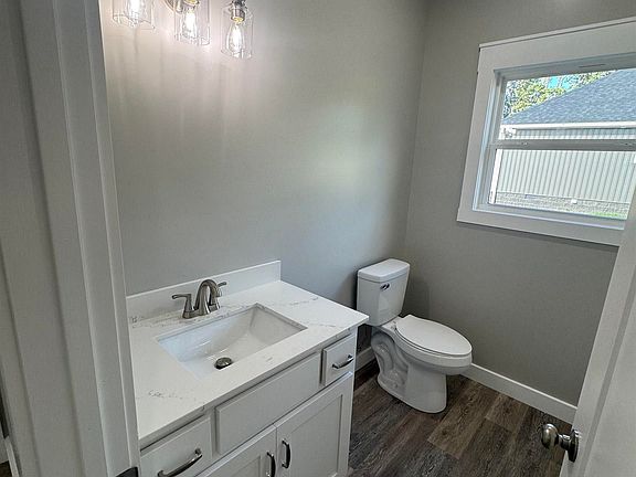 5th image of 3604 Godfrey Ave NE