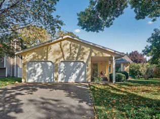 1311 Fallbrook Ln, Woodbury, MN 55125